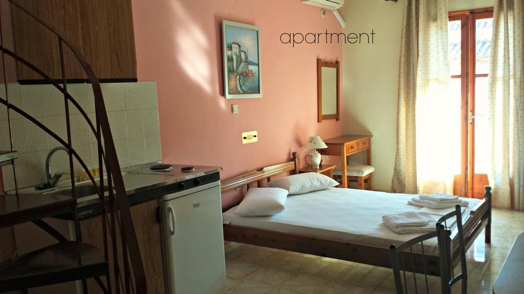 Apartamento Kristi Poros  Exterior foto